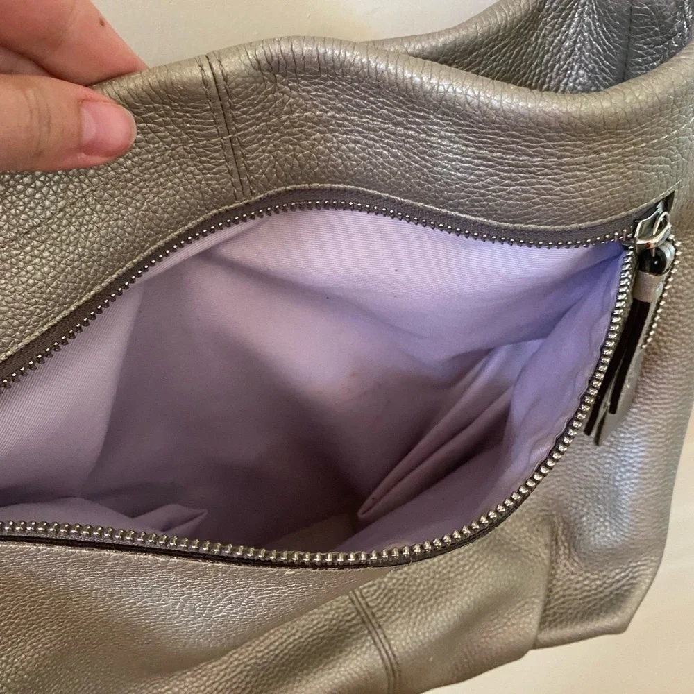 COACH HOBO METALLIC SILVER PEBBLED LEATHER SHOULDER BAG
